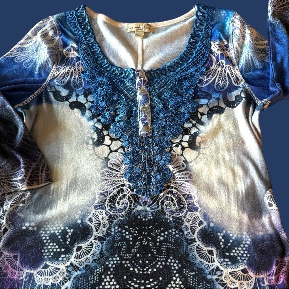 Live and let Live blue pattern casual top - Picture 6 of 17